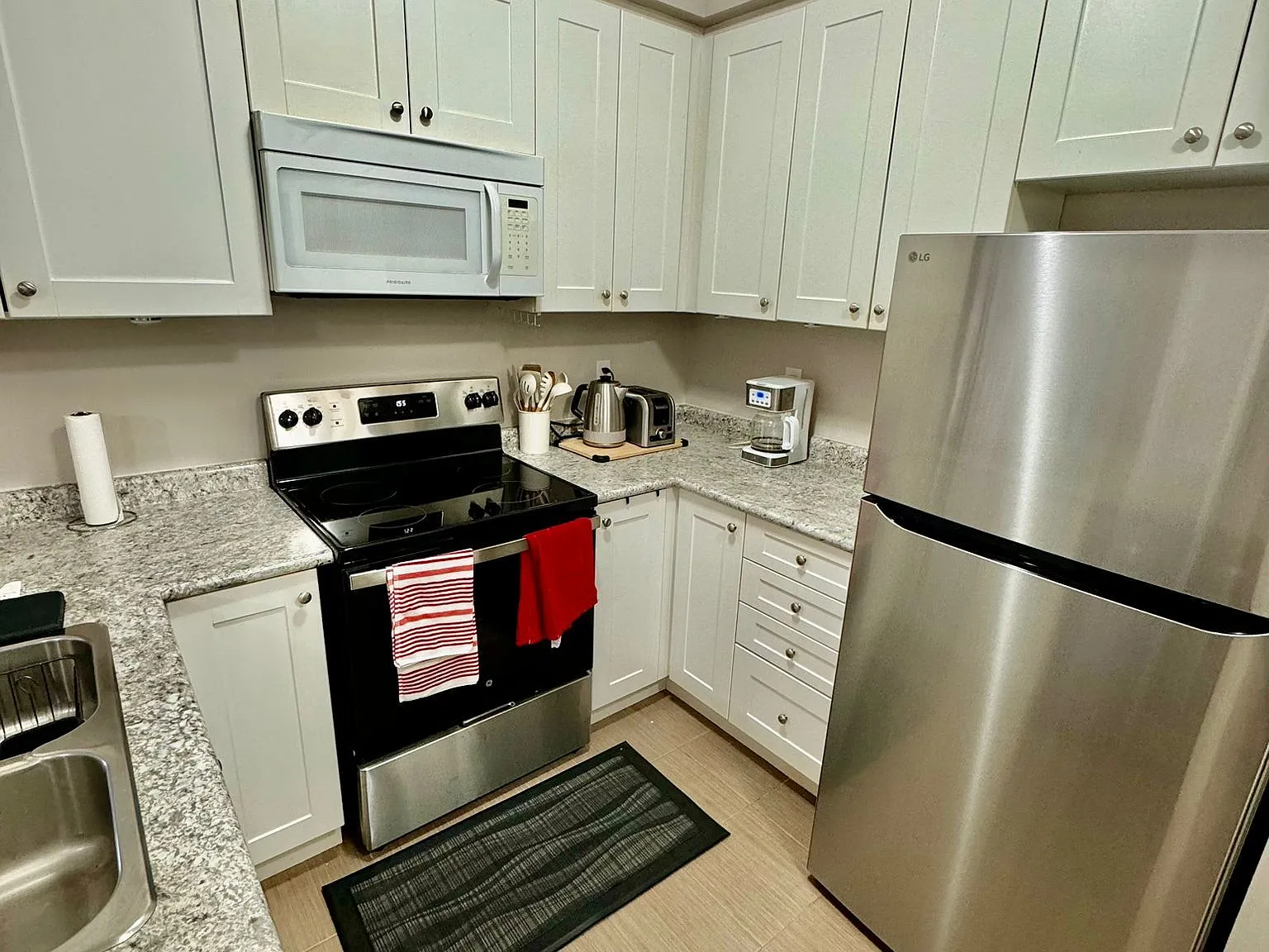 2 bed, $2,800 — Photo 1