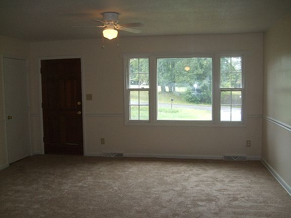 5th image of 609 E. Boston Avenue