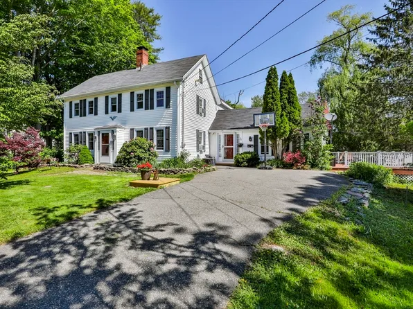 4 Forest St, Newbury, MA 01922