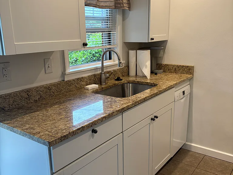 118 Elizabeth Ln — Photo 23
