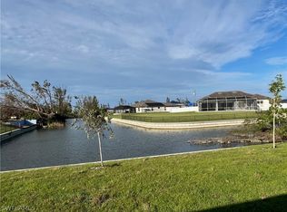 425 SW 23rd Ter, Cape Coral, FL 33991