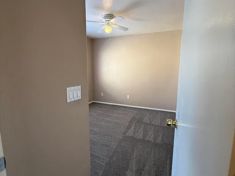 12622 W Corrine Dr — Photo 17