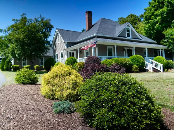 305 E Prince Rd, Landrum, SC 29356