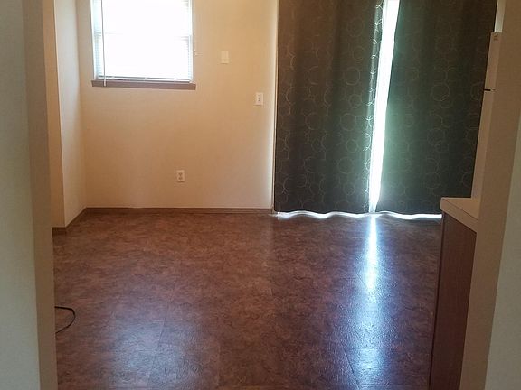 4th image of 1721 N Main St APT D
