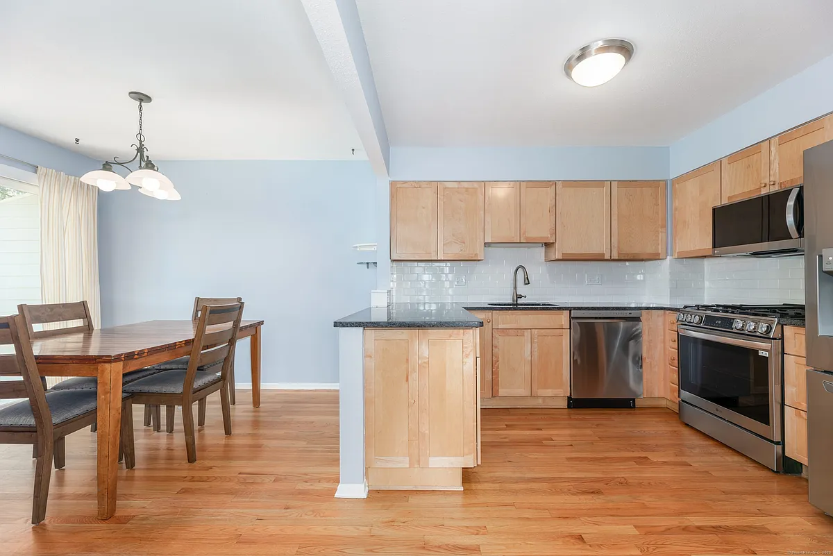 Building Photo - 20 Peddlars Dr #20