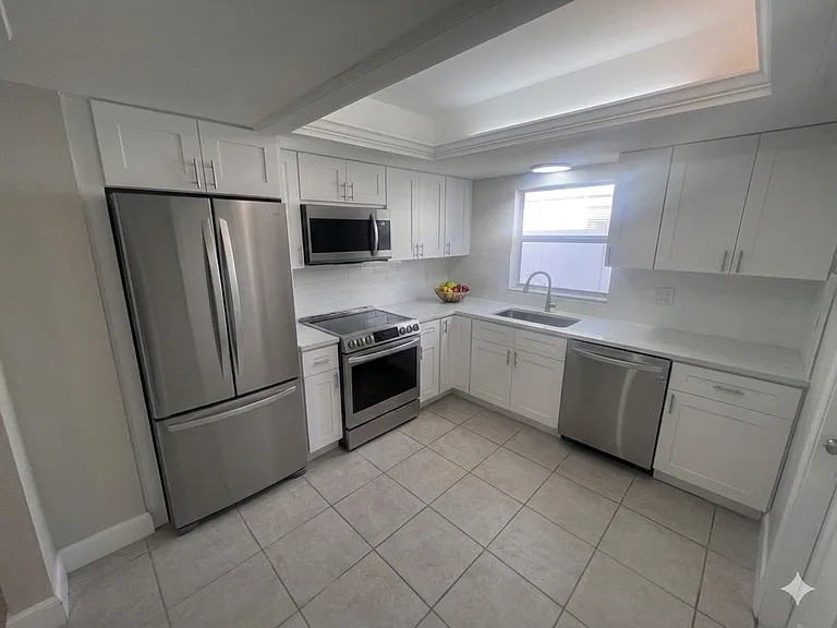 1827 New Hampshire Ave NE — Photo 6