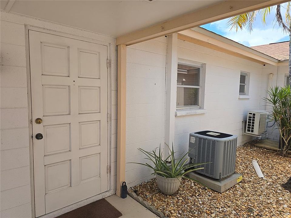 1st image of 5064 LIVE OAK CIR #5064