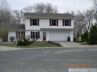 725 Ravoux Rd, Chaska, MN 55318