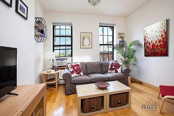 678 Union St APT 5A photo 1