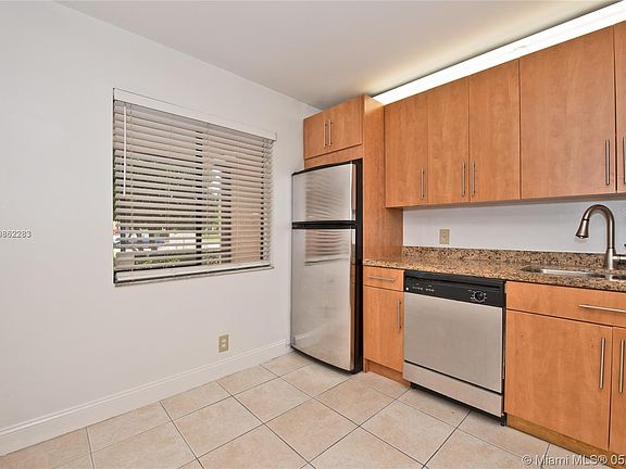 2nd image of 357 Lakeview Dr APT 103