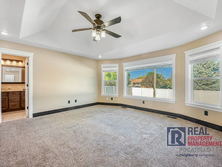 5215 Kymball Dr — Photo 20