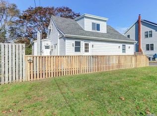 272 S Dunton Ave, East Patchogue, NY 11772