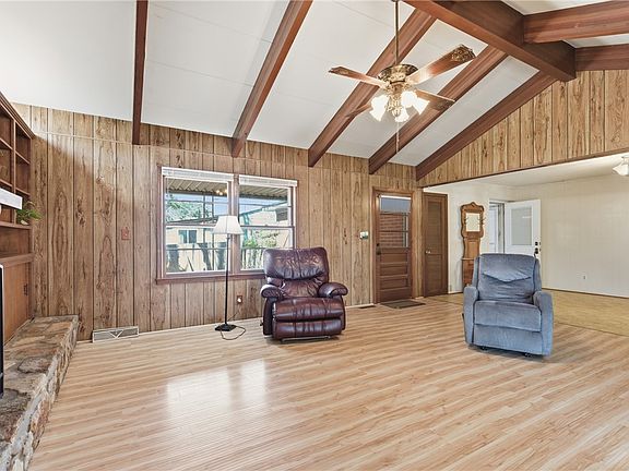 5th image of 120 E Hill Dr