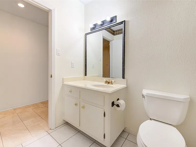 1927 Ash Meadow Dr — Photo 20