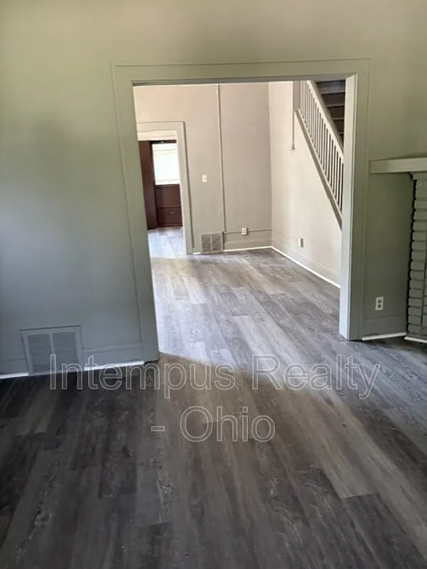 3 bed, 1.0 bath, $850 — Photo 4