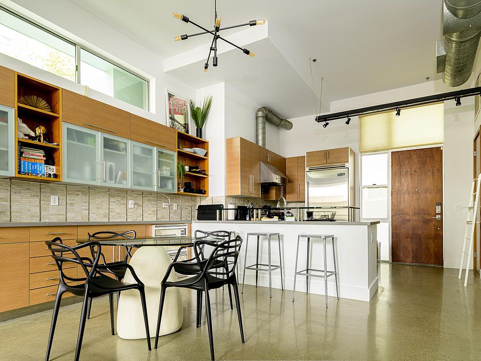 1st image of 1152 N La Cienega Blvd #101