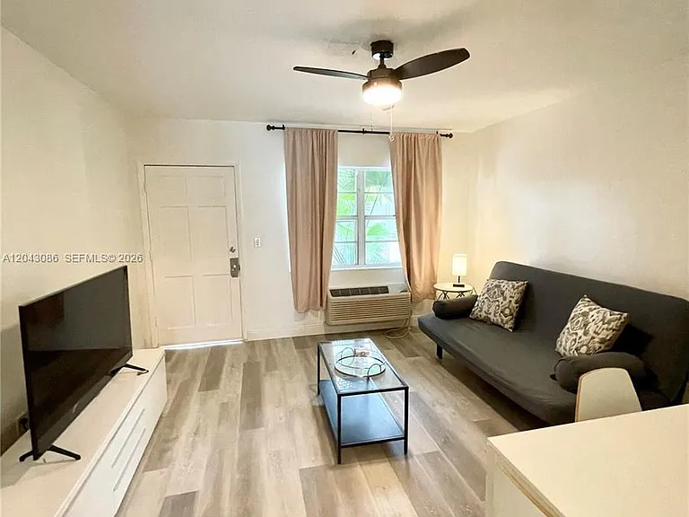 901 Meridian Ave #104 — Photo 3