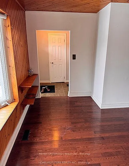 6 Nero Ct S #MAIN LEVEL — Photo 2
