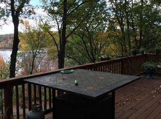 52 Hickory Dr, Lake Ariel, PA 18436