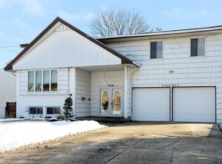 2036 Lawry Ln, Merrick, NY 11566