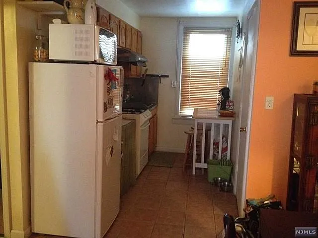 2 bed, 700 sqft, $1,750 — Photo 2