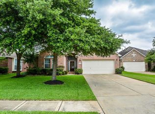10323 Low Bridge Ln, Sugar Land, TX 77498