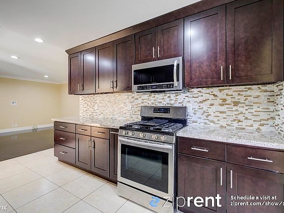 5th image of 12444 Mapledale St