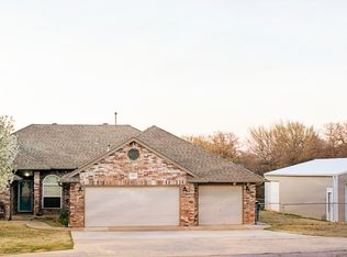 17053 Cedar Ln, Choctaw, OK 73020