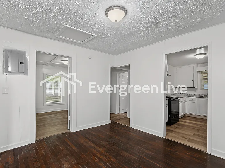 425 Lenard Ave — Photo 5