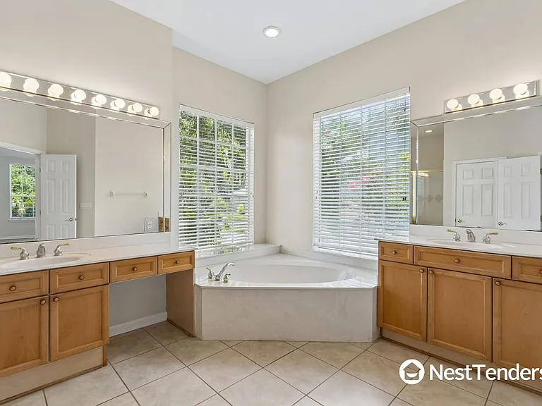 2741 Sea Grove Ln — Photo 28