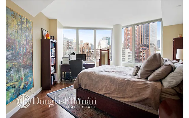 Sold by Douglas Elliman | media 24