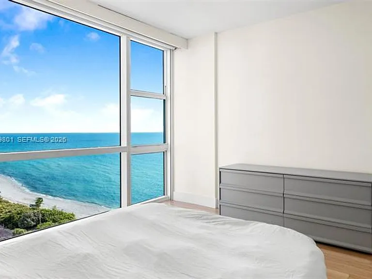 6801 Collins Avenue Cu #1409 — Photo 11