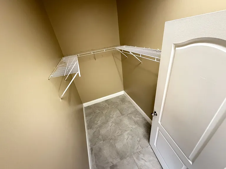 2411 Grasmere View Pkwy N — Photo 21
