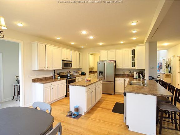 3rd image of 236 Northwoods Dr