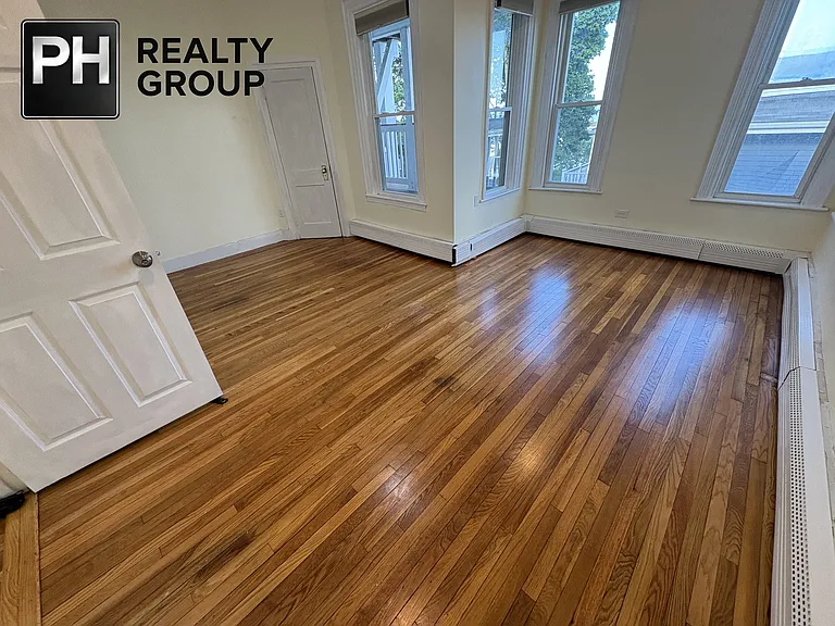 100 Summit Ave #2 — Photo 18
