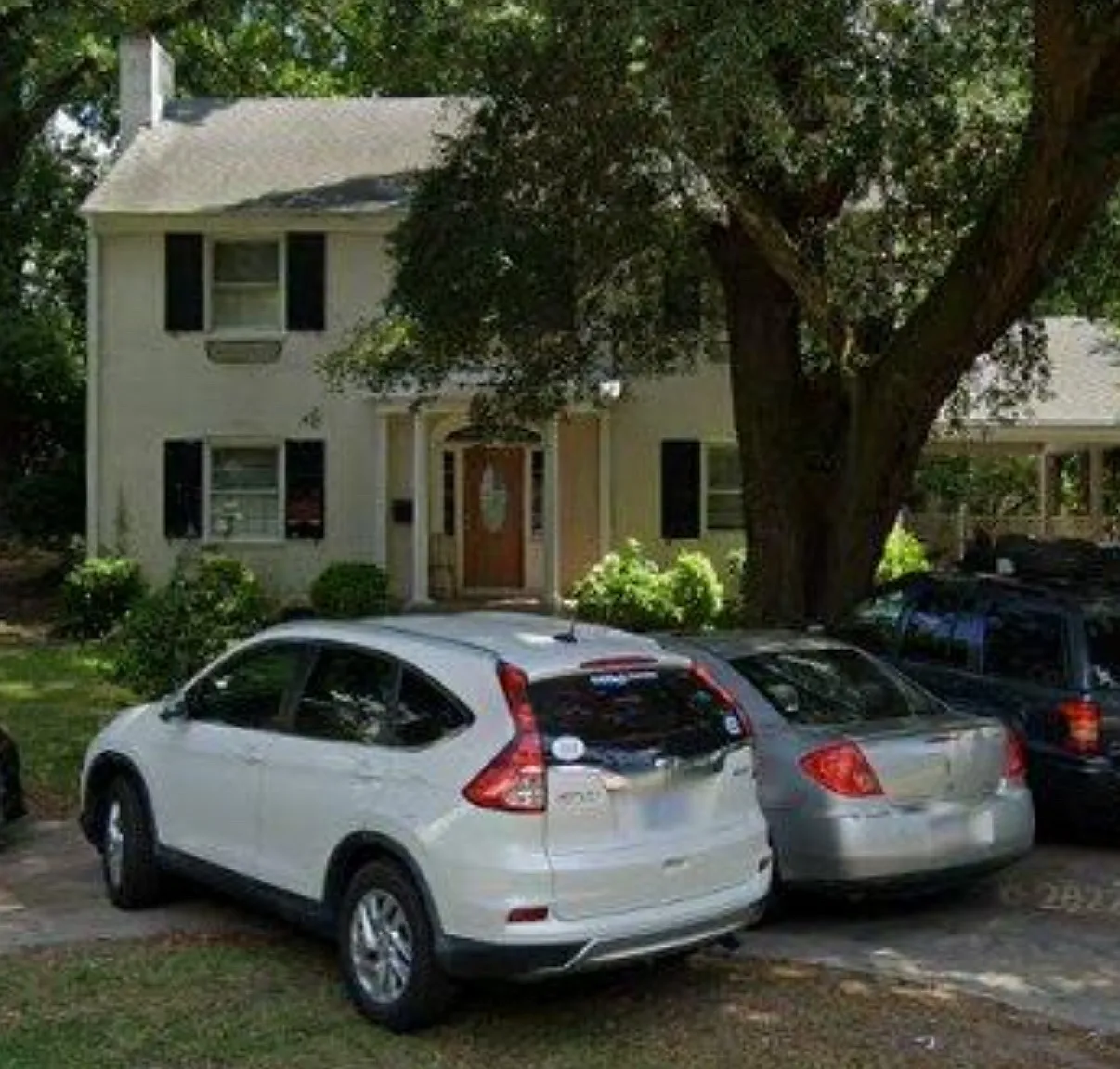 5 bed, 2700 sqft, $4,500 — Photo 1