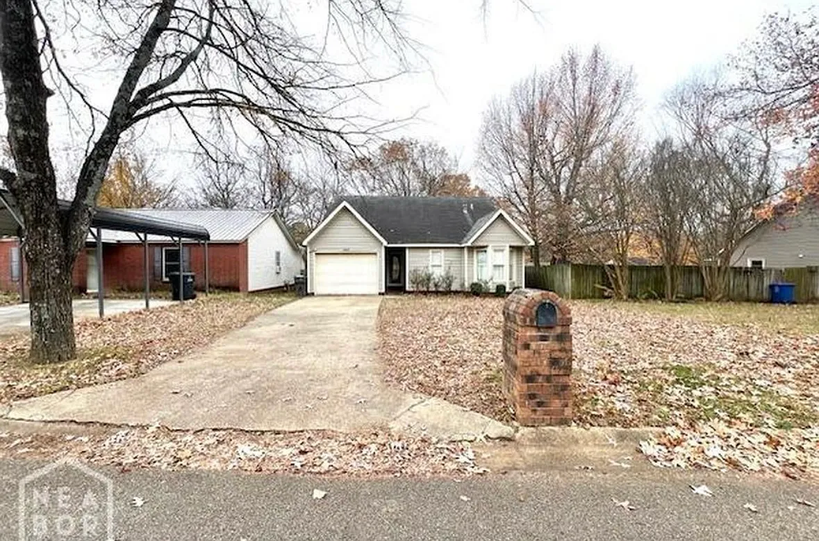 3 bed, 1208 sqft, $1,500 — Photo 1