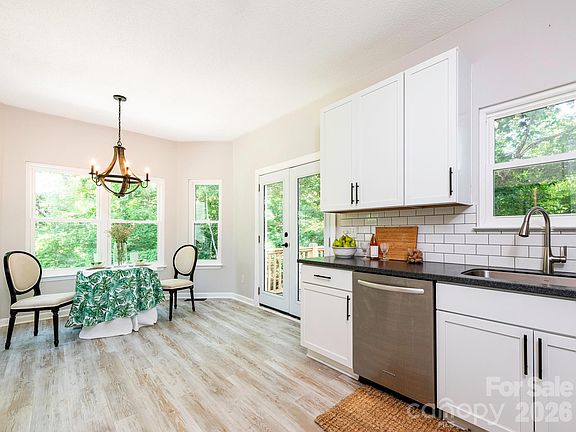 4th image of 1300 Copper Creek Ln