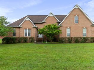 103 Hunters Ridge Dr, Tullahoma, TN 37388