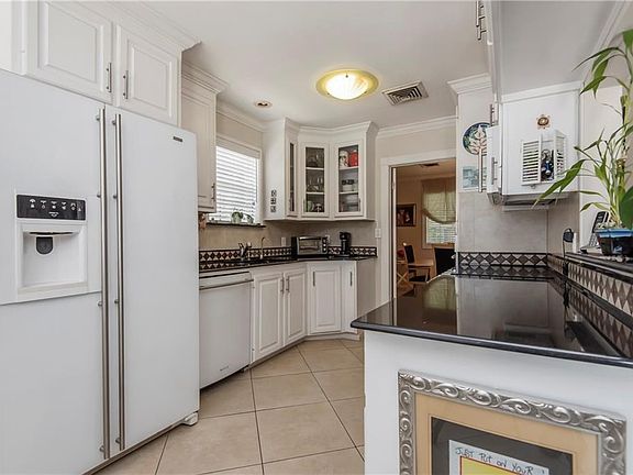 5th image of 4405 Neyrey Dr