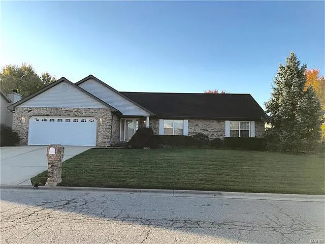 127 Papillon Dr photo 1