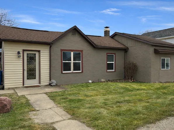 130 S Iowa Ave, Ladd, IL 61329