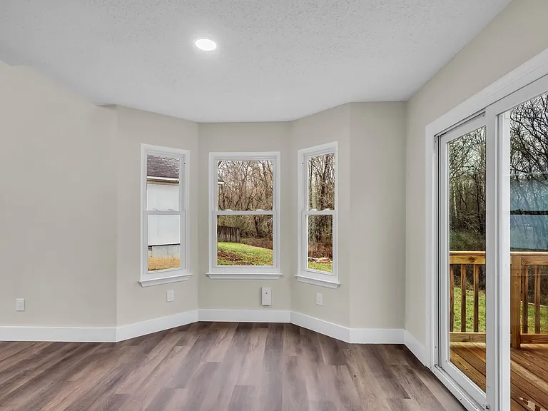 213 Rebecca Pines Dr — Photo 7