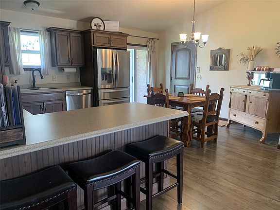 4th image of 2360 Glenwood Dr