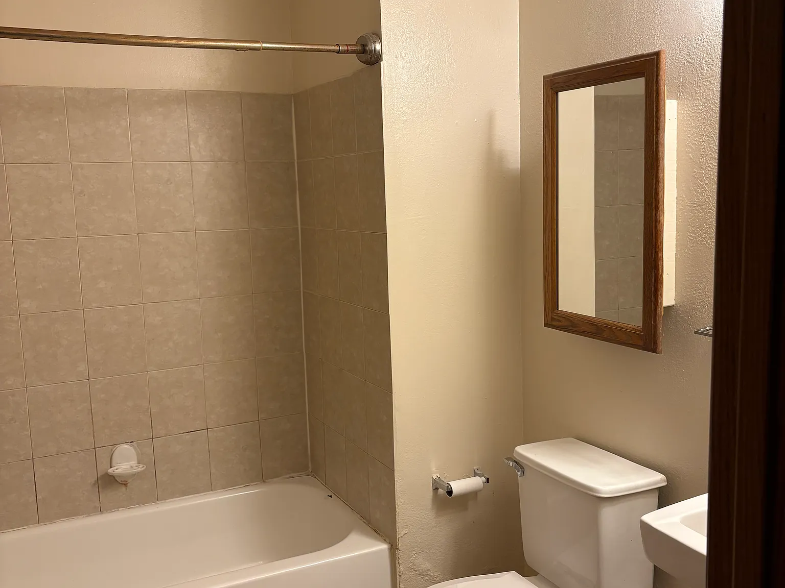 1 bed, 850 sqft, $1,175 — Photo 3