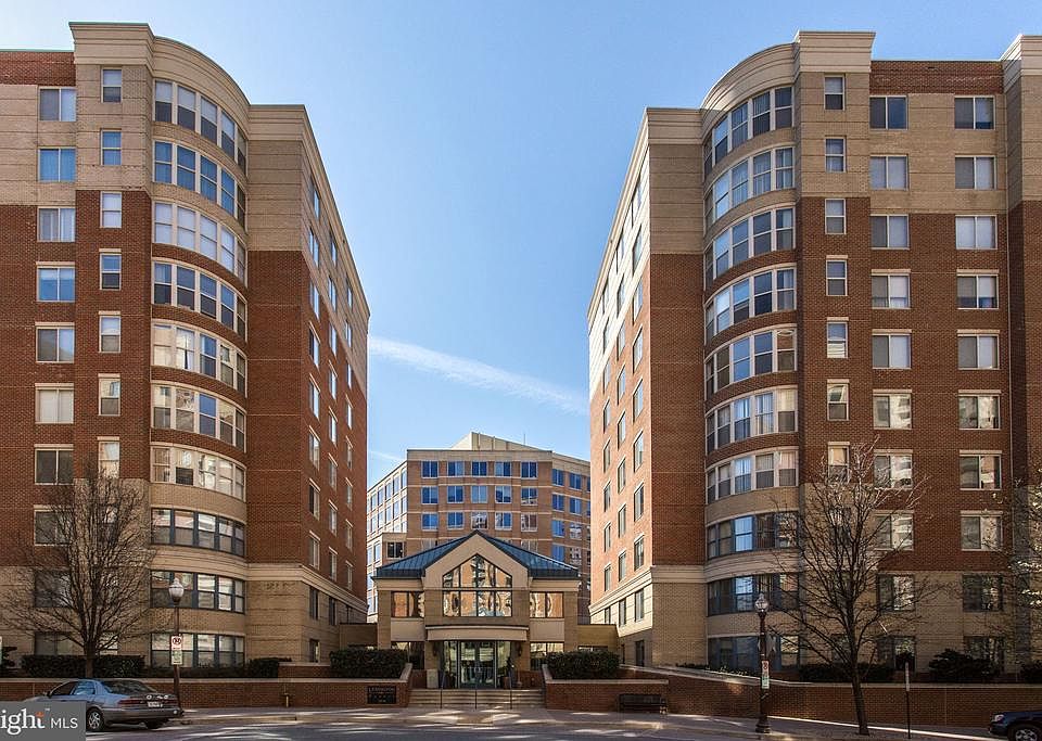 1st image of 3830 9th St N APT 207W
