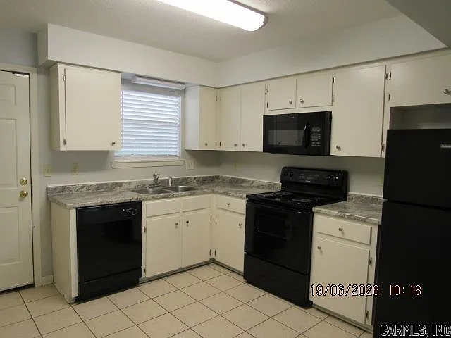 1230 Clifton St #11 — Photo 4