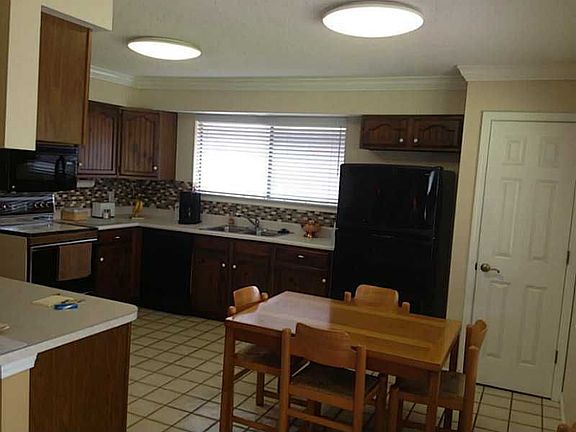 4th image of 2929 Villa Dr