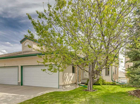 14 W Strathearn Gdns SW, Calgary, AB T3H 2R1