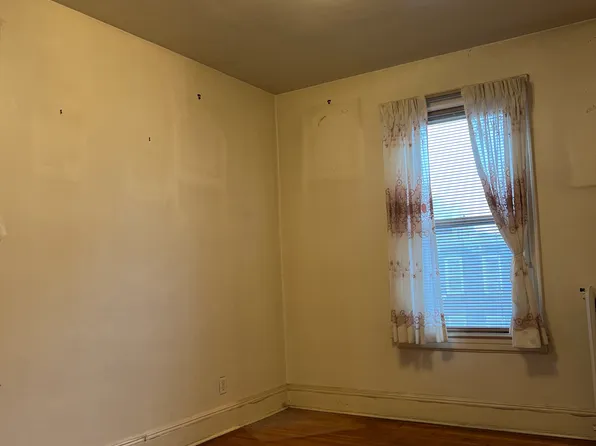 28-16 29th Street image 14 of 29